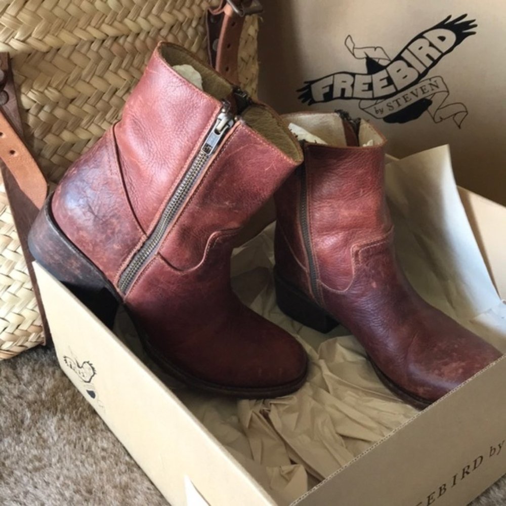 FREEBIRD by Steven! Austin leather boots! 🌵